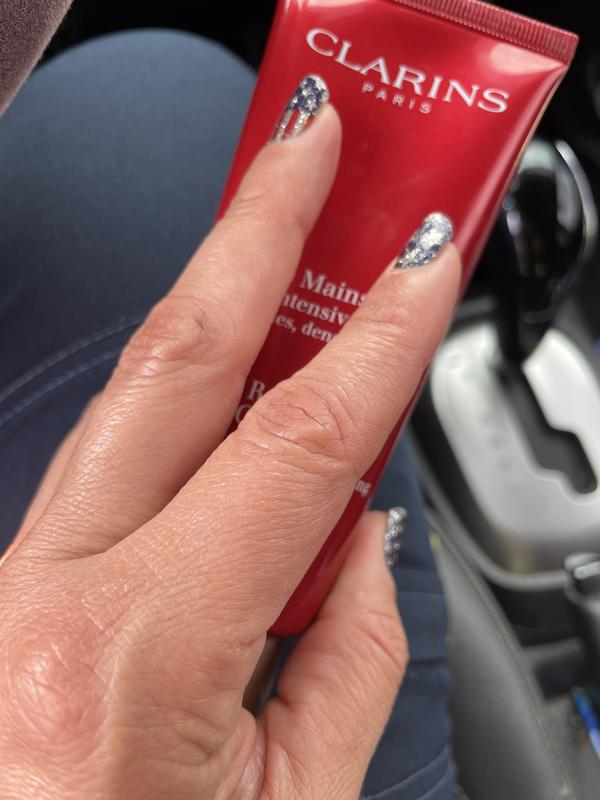 Love how healthy my hands look. If you’re a nurse you’ll understand. No more cracked irritated hands.