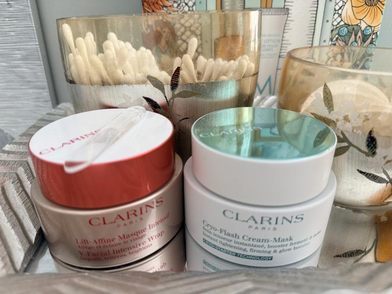 Customer carousel item 1.