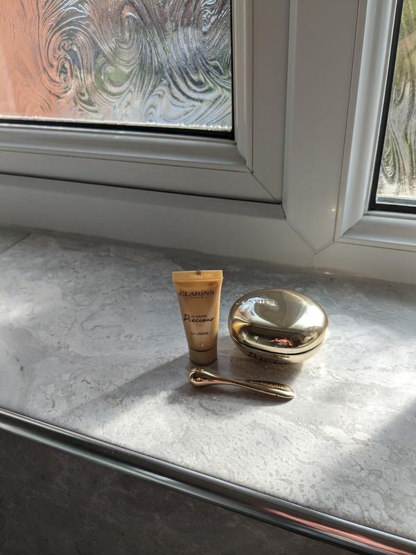 Luxurious product and packaging I have also captured the free sample face cream it feels so good I was sorry when it ran out I will definitely be purchasing the face cream when I have the funds.