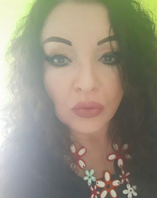 ADATTO PER OVER LIPS