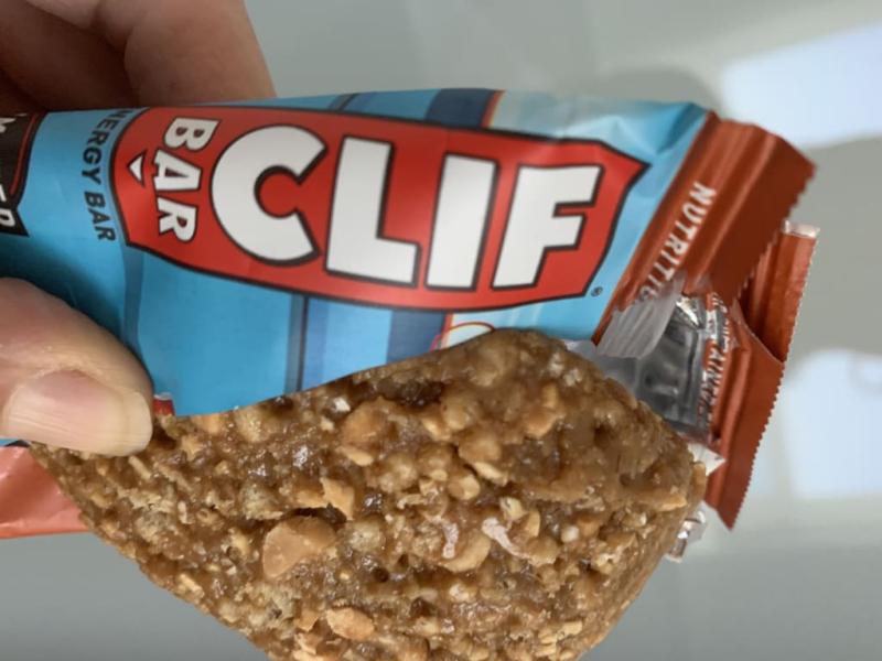 Clif Bar Crunchy Peanut Butter, Chocolate Chip Peanut Crunch, 2.4-Ounc -  Velo Transit
