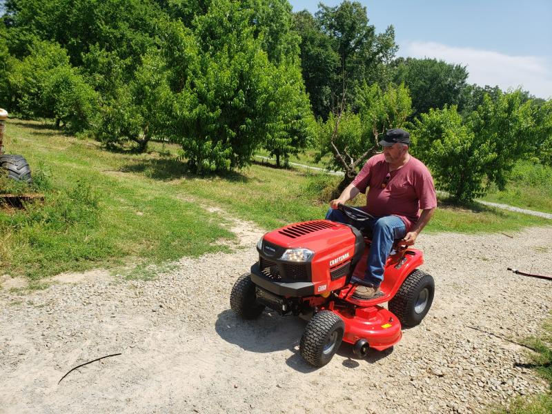 CRAFTSMAN T150 46 in 19 HP Riding Lawn Mower in the Gas Riding