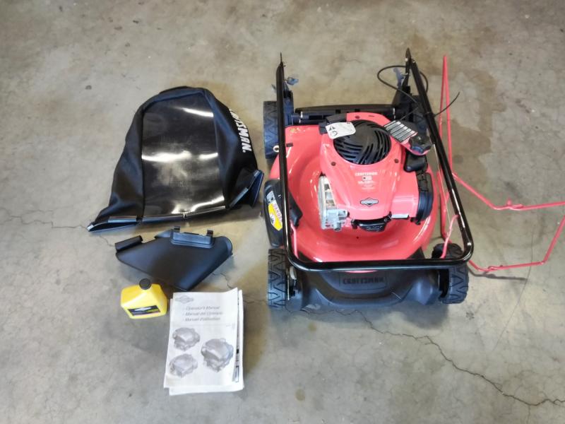 CRAFTSMAN M110 140-cc 21-in Push Gas Lawn Mower with Briggs & Stratton  Engine at