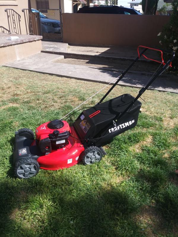 CRAFTSMAN M210 140 cc 21 in Gas Self propelled Lawn Mower with