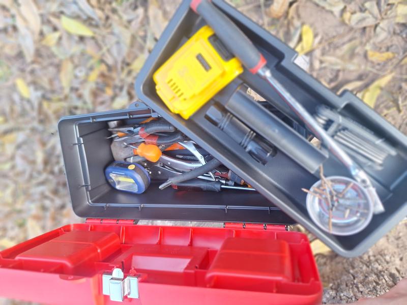 CRAFTSMAN 16-in W x 7.137-in H x 8.12-in D Black Plastic Tool Box