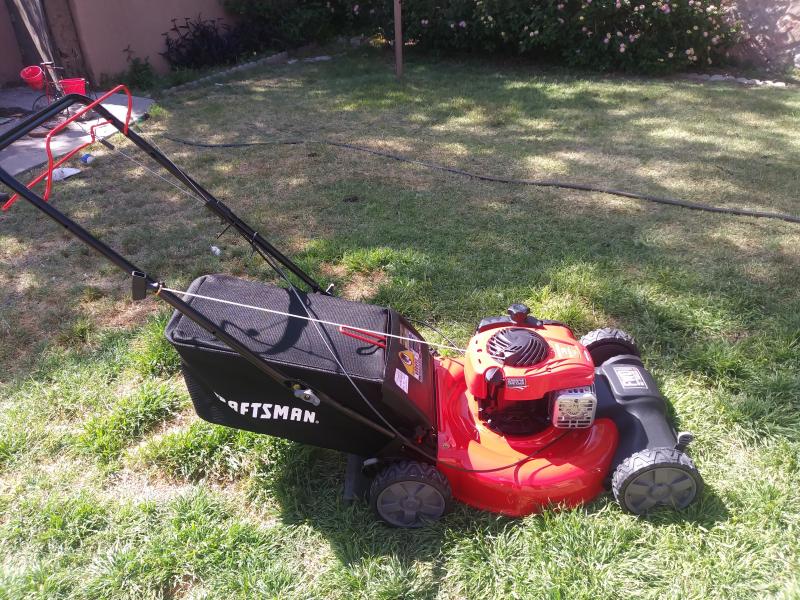 CRAFTSMAN M210 140 cc 21 in Gas Self propelled Lawn Mower with