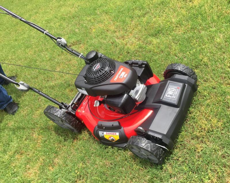 CRAFTSMAN M250 21-in Gas Self-propelled lawn mower with 160 CRAFTSMAN M250 21-in Gas Self-propelled lawn mower with 160
