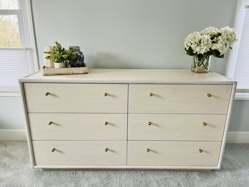 Dawson Grey Wash 8-Drawer Dresser