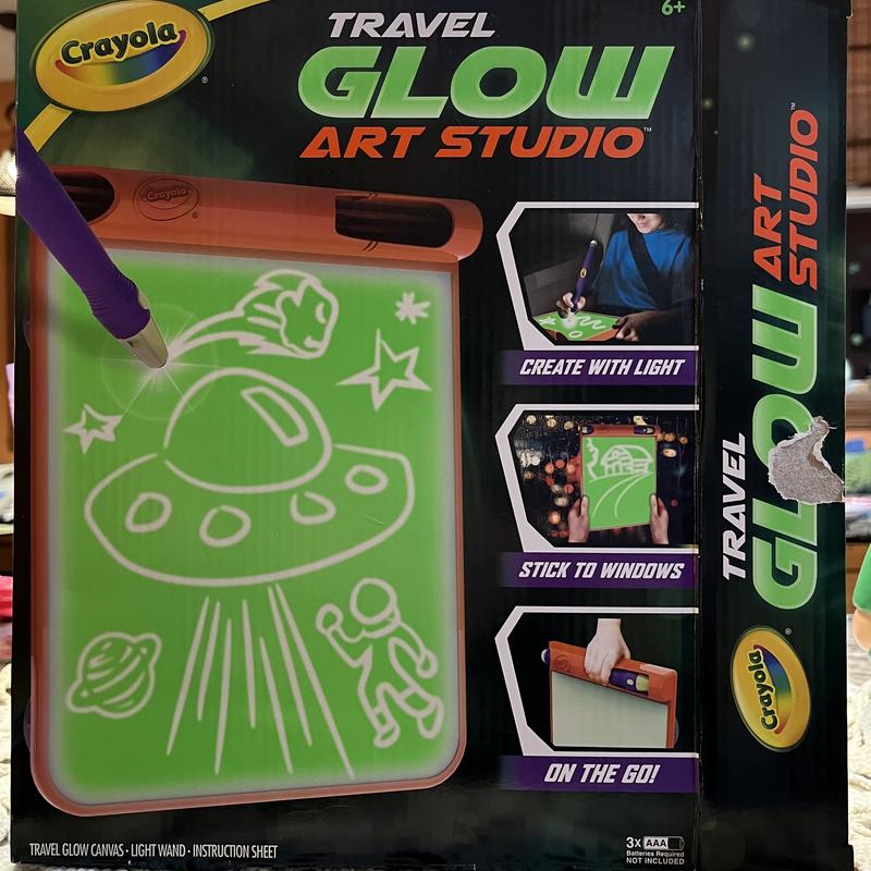 Crayola Travel Glow Art Studio, Juguetes Que Brillan En La Oscuridad Regalos Para Ninos Y Ninas De 6 7 8 9 Anos