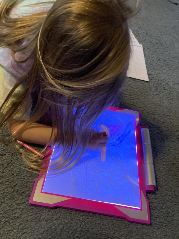 CRAYOLA LIGHT UP Tracing Pad - Drawing & Colouring Toolkit - Kids