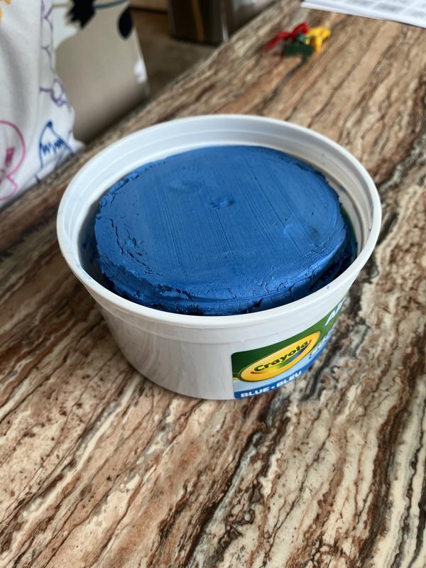 Crayola Air Dry Clay, Blue, 2.5 lb. Resealable Bucket, Modeling Clay  Alternative for Kids 