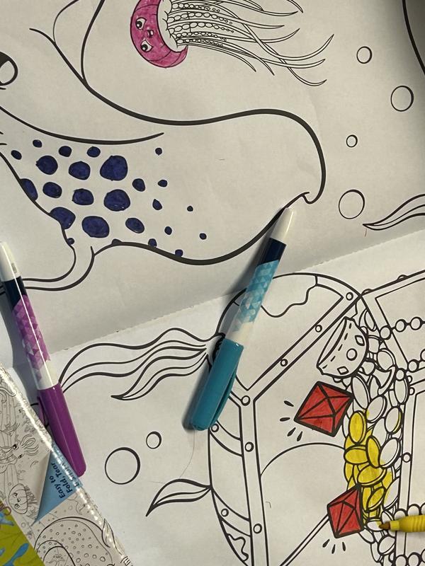 Crayola Deep Sea Friends Giant Coloring Roll (cyo-042721)