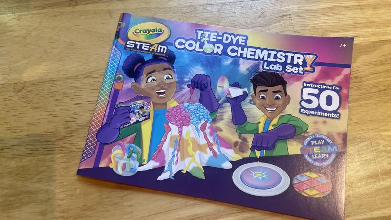 UNBOXING CRAYOLA SILLY SCENTS ACTIVITY MARKER KIT 