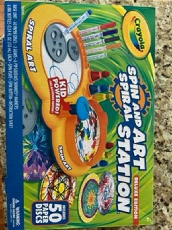 Crayola Spin & Spiral Art Station Kids Crafts Toys for Boys & Girls Gift  Fixed Drawing Pattern Ruler Age 6, 7, 8, 9