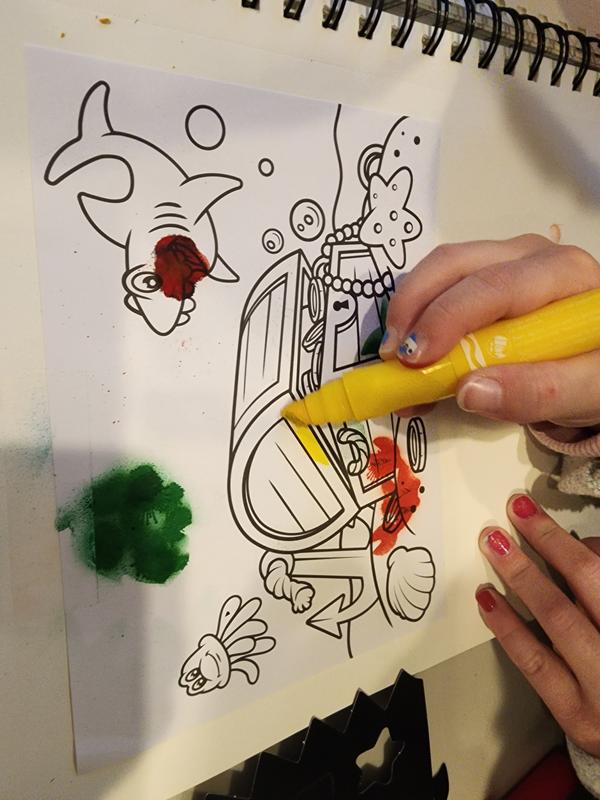 Crayola Mini Marker Sprayer, Washable Art Markers, Art Toys for Kids,  Beginner Unisex Child