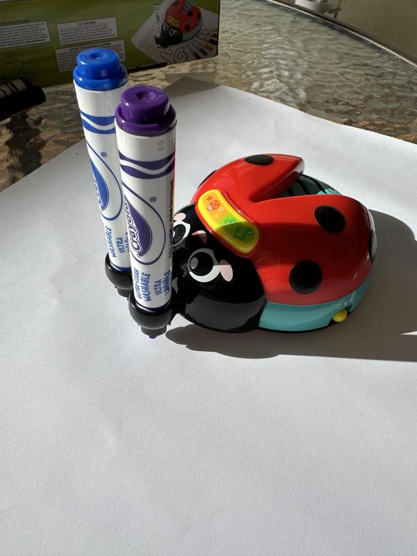 Crayola Musical Colour Bug: Giocattolo Da Colorare Con Musica, 8 Pennarelli Lavabili E Rotolo Di Carta Da 7,6m, Dai 2 Anni
