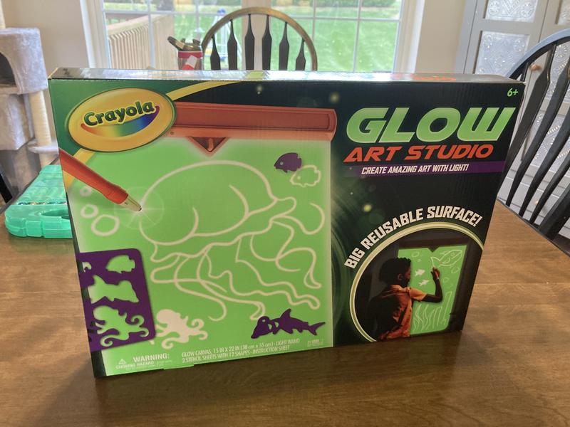 Crayola® Travel Glow Art Studio™