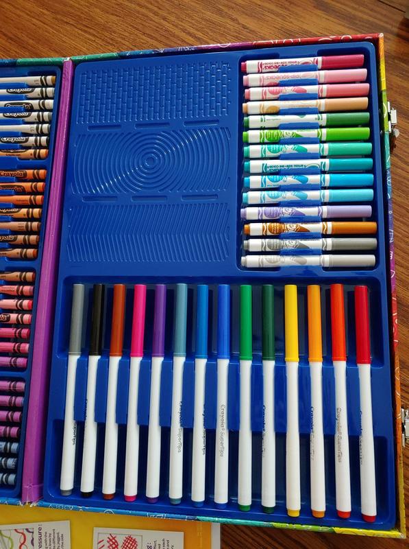 2 types of markers with texture plates