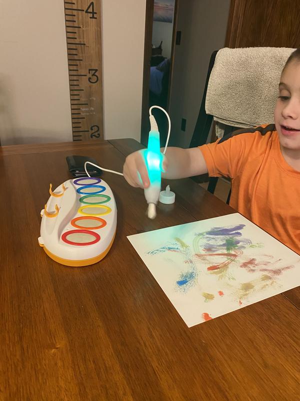 Crayola has a new #ColorWonder product! It's the Magic Light Brush painting  set! The brush lights up with the color! So cool! …