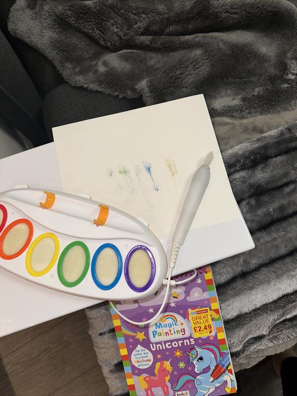 The coolest no mess painting set for kiddos! #crayola #magiclightbrush, how magic light brush crayola work