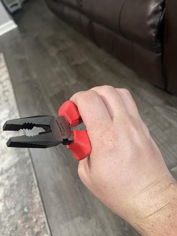 Great grip and excellent cutting edge.