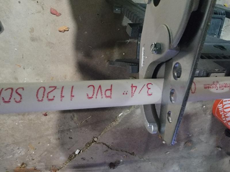 cuts with little effort (cut in one hand while taking this photo in the other)