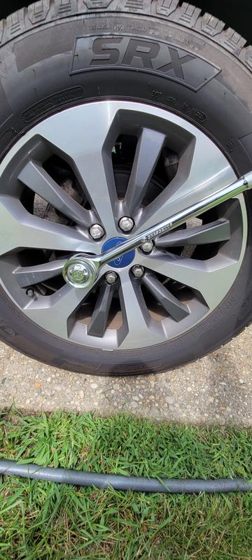 Never thought I'd be able to change tires with a ratchet. Awesome set!