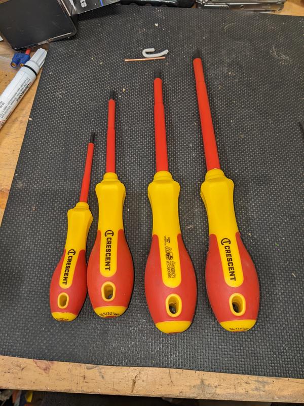 ｋｖ＋　TORNARD トルネード　132.5㎝ 7 Piece VDE Insulated Screwdriver Set | Crescent Tools
