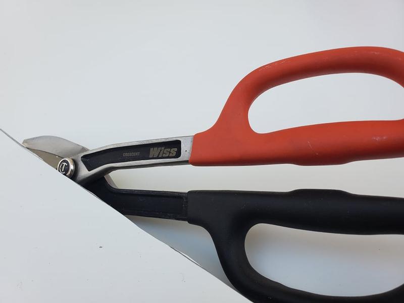 Straight cuts and easy to use.