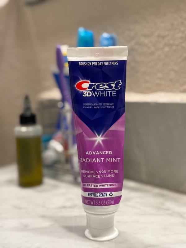 3D White Radiant Mint Whitening Toothpaste | Crest US