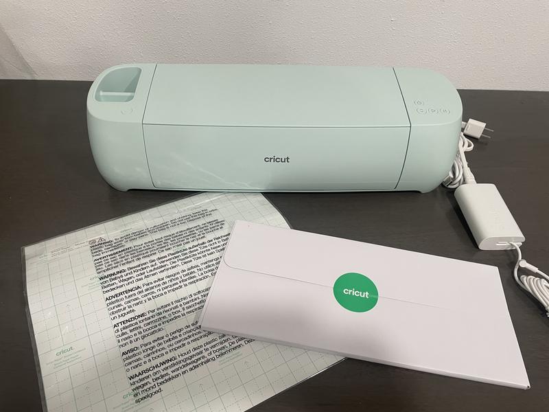 Cricut Explore® 3 with Glow-in-the-Dark Materials Bundle - 20719542