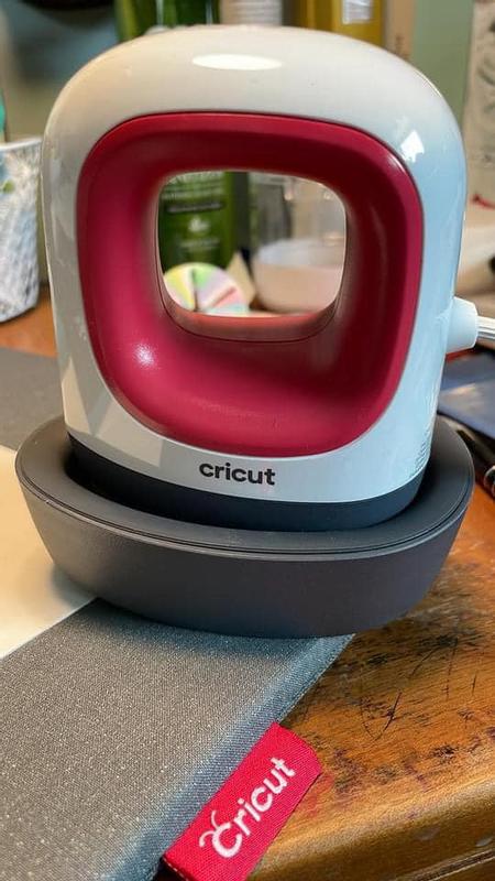 Cricut EasyPress Mini | Raspberry | Everything Bundle