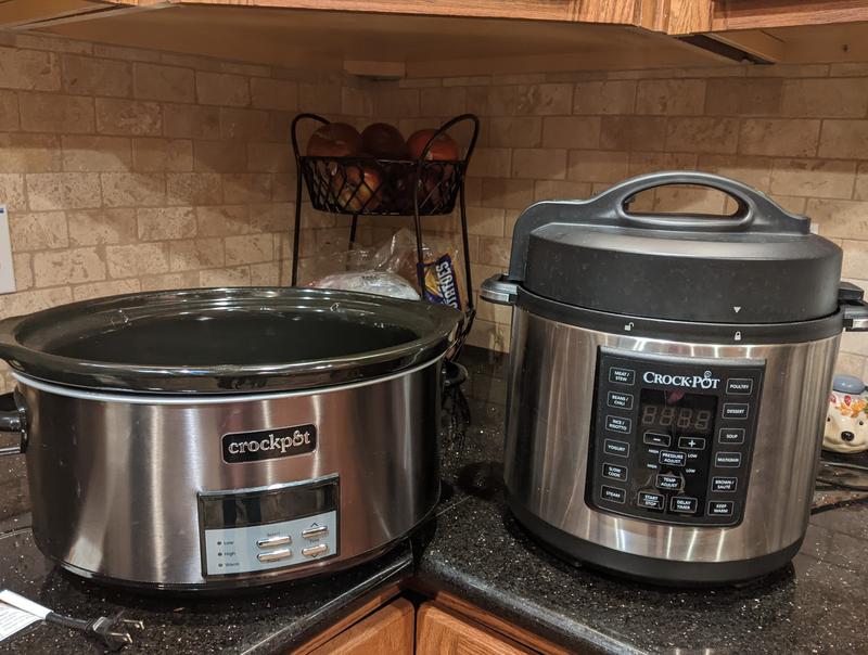 Best Buy: Crock-Pot 8-Quart Slow Cooker Black Stainless SCCPVFC800-DS