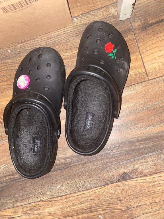crocs with padding