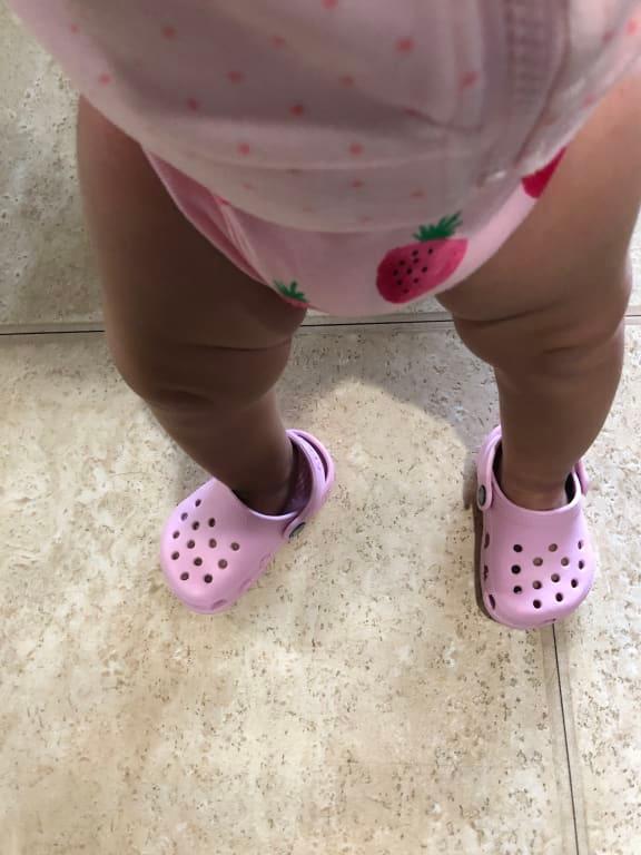 baby with crocs