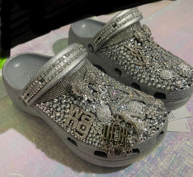 ★CROCS★ Women's Classic Platform Glitter Clogs W DIR 24SWC Amazon.com: Crocs: Glitter Collection