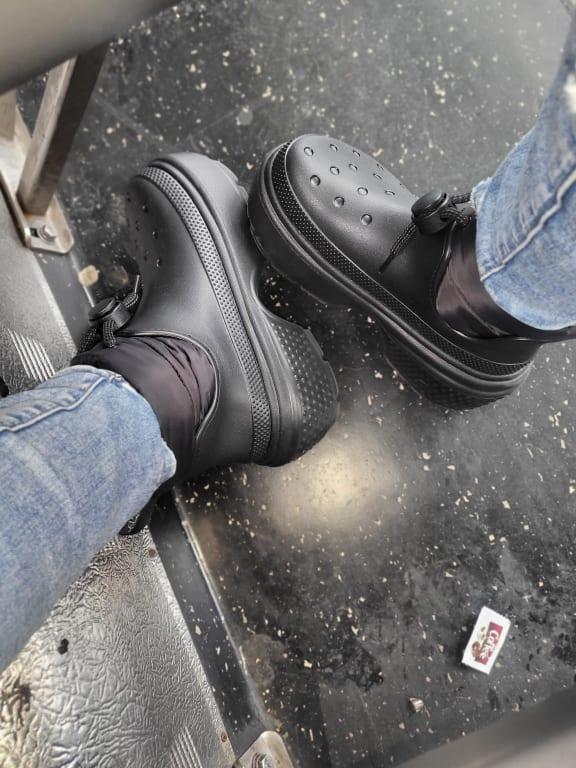 CROCS Stomp Puff Boot 209324-6WD - Shiekh