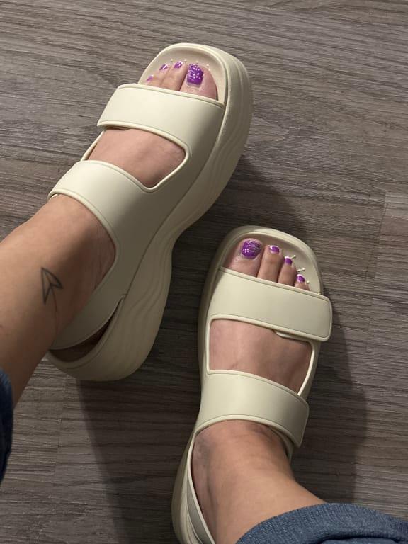 ◆CROCS◆ Women's Skyline Sandals VAB 23SWSD208183 Amazon.com | Crocs Skyline Sandal Bone 5 M | Flats
