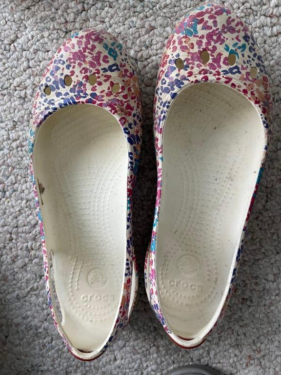 I've had so many complements on this colorful pair but I can't finds any like this in your flat styles anymore. Please bring them back. Thanks