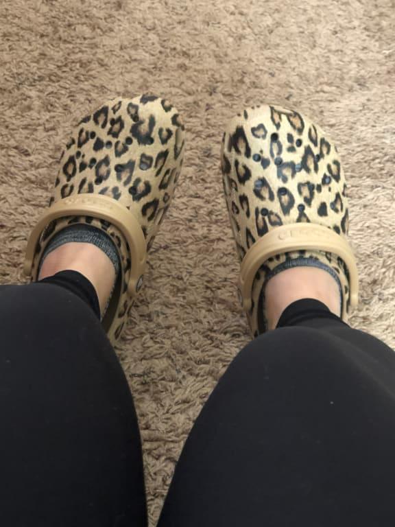 crocs classic leopard