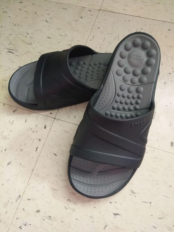 I love the neutral color scheme (black/gray) so much!