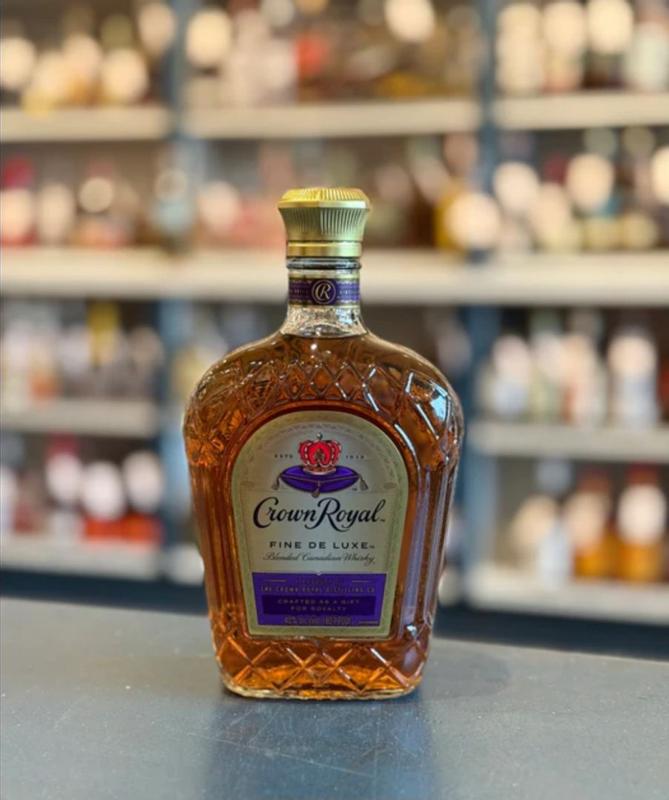 Crown Royal Fine De Luxe Blended Canadian Whisky, 750 mL