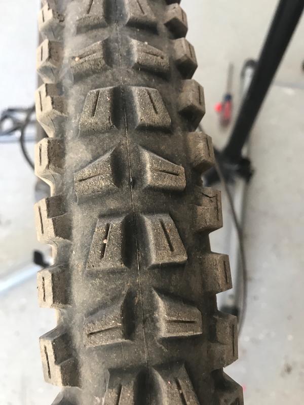 cst bft tire