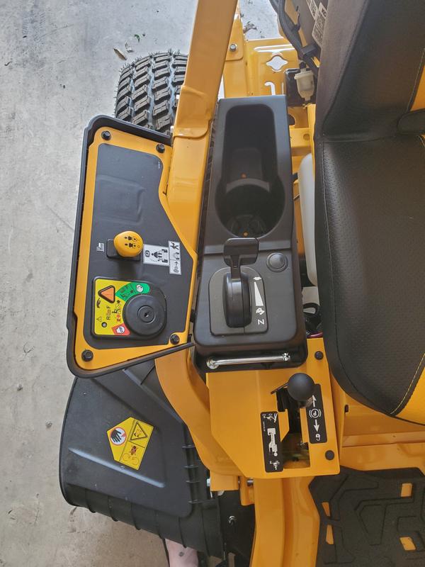 Cub Cadet Ultima ZTS1 42 in. Fabricated Deck 22HP V-Twin Kohler