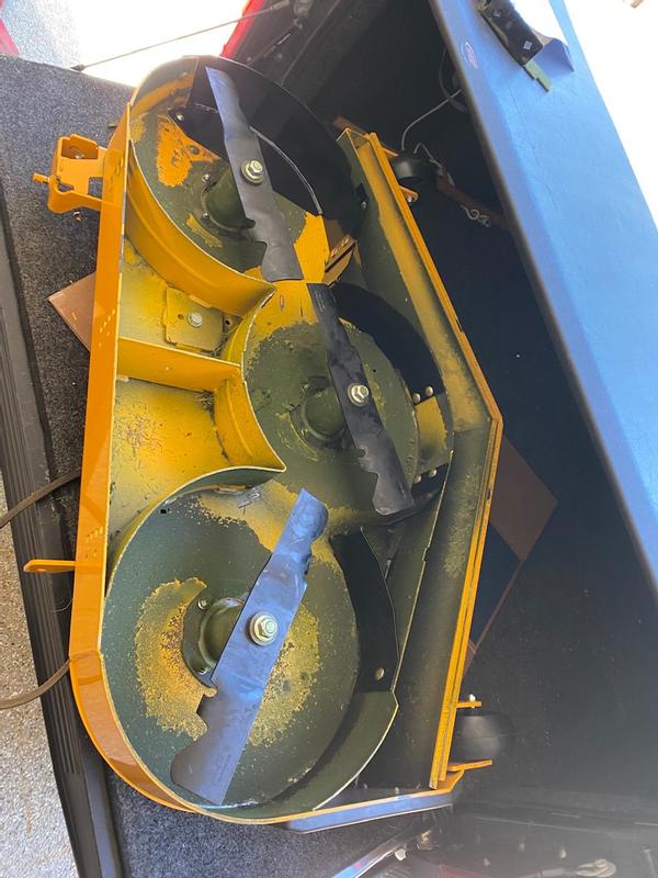 Mulching Kit for 48-inch Decks - 19A70064100 | Cub Cadet US