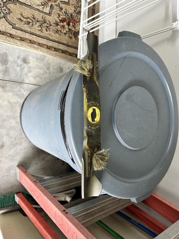 Grass is on the back edge not the cutting edge!