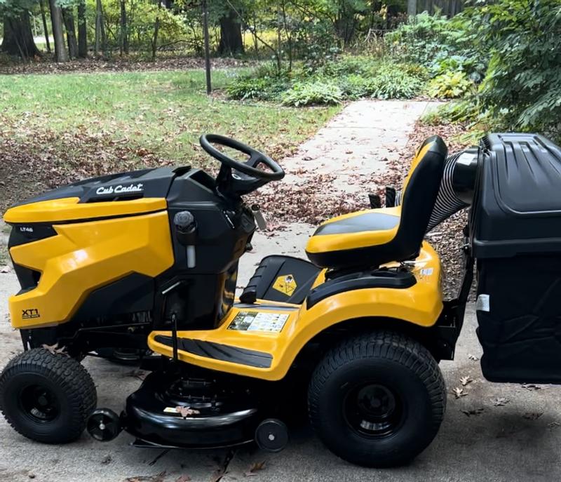 Cub Cadet XT1 LT46 Lawn Tractor