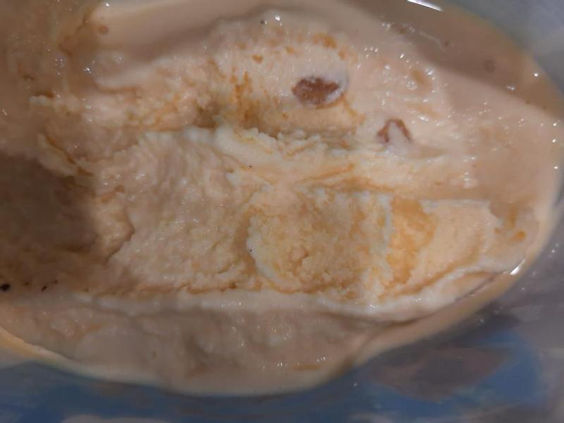 Mango roasted almond icecream