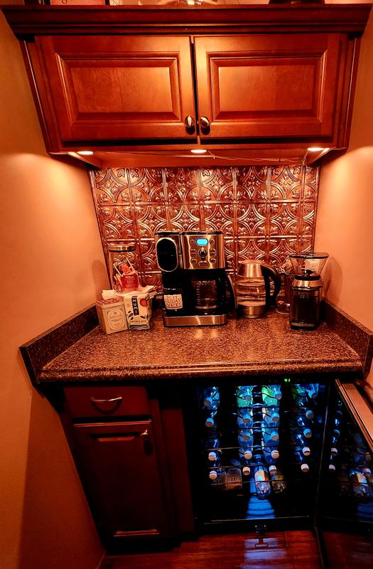 Coffee and tea bar