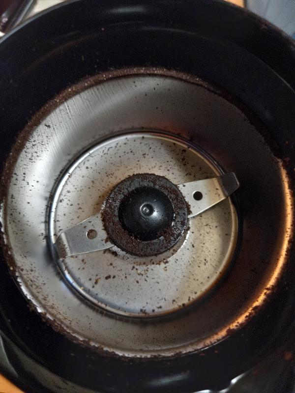 Blades are dull, not sharpened at all.